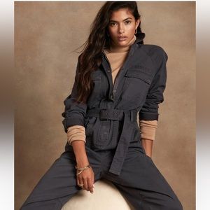 Banana Republic Heavy weight flight suit. Size 0. Fits big.